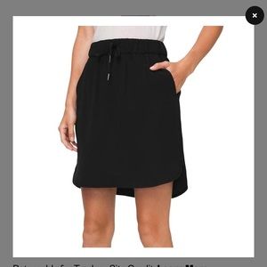- New Lululemon on the fly skirt black sz 2 XS